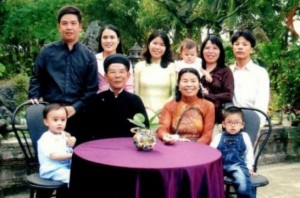 Vietnamese-Family